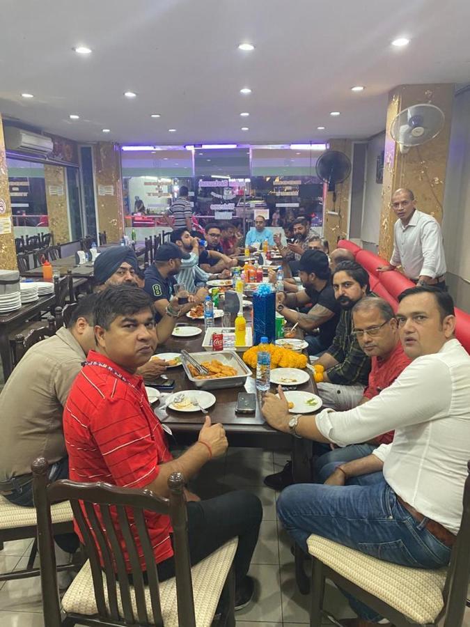 New Pind Balluchi Inn 芭達亞 外观 照片