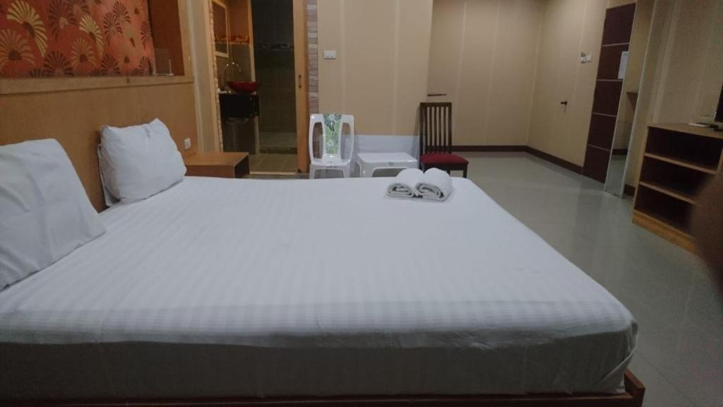 New Pind Balluchi Inn 芭達亞 外观 照片