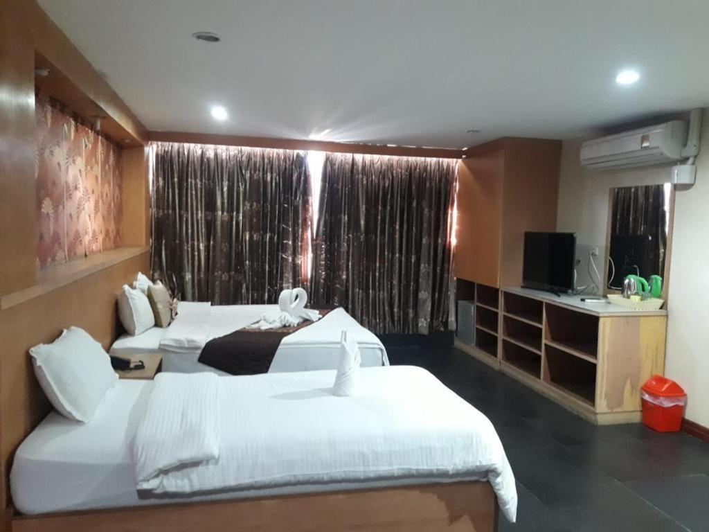 New Pind Balluchi Inn 芭達亞 外观 照片